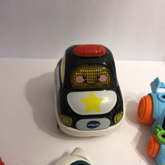 Lot of 16 different size brands 1 military guy &1 VTech police cars 1 H-W case - Picture 6 of 11